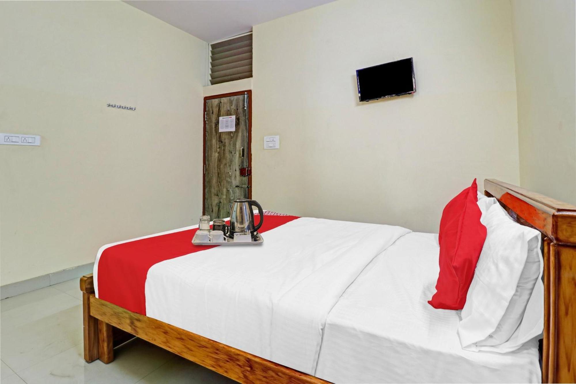 Hotel O Lakshmi Sri Deluxe Boarding & Lodgeing Kumbalgod Kültér fotó