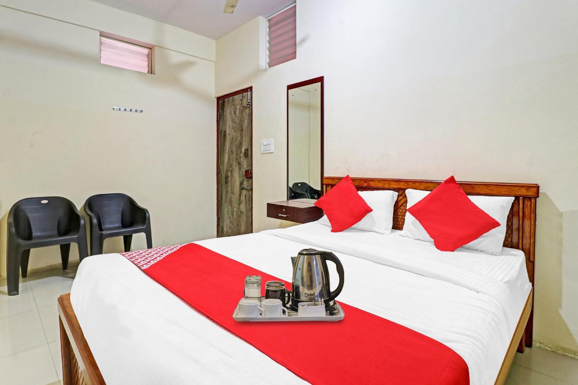 Hotel O Lakshmi Sri Deluxe Boarding & Lodgeing Kumbalgod Kültér fotó