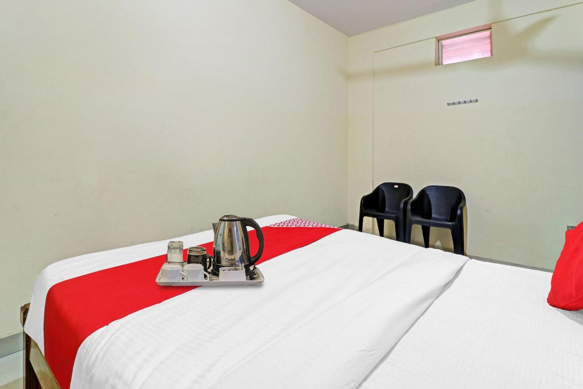 Hotel O Lakshmi Sri Deluxe Boarding & Lodgeing Kumbalgod Kültér fotó